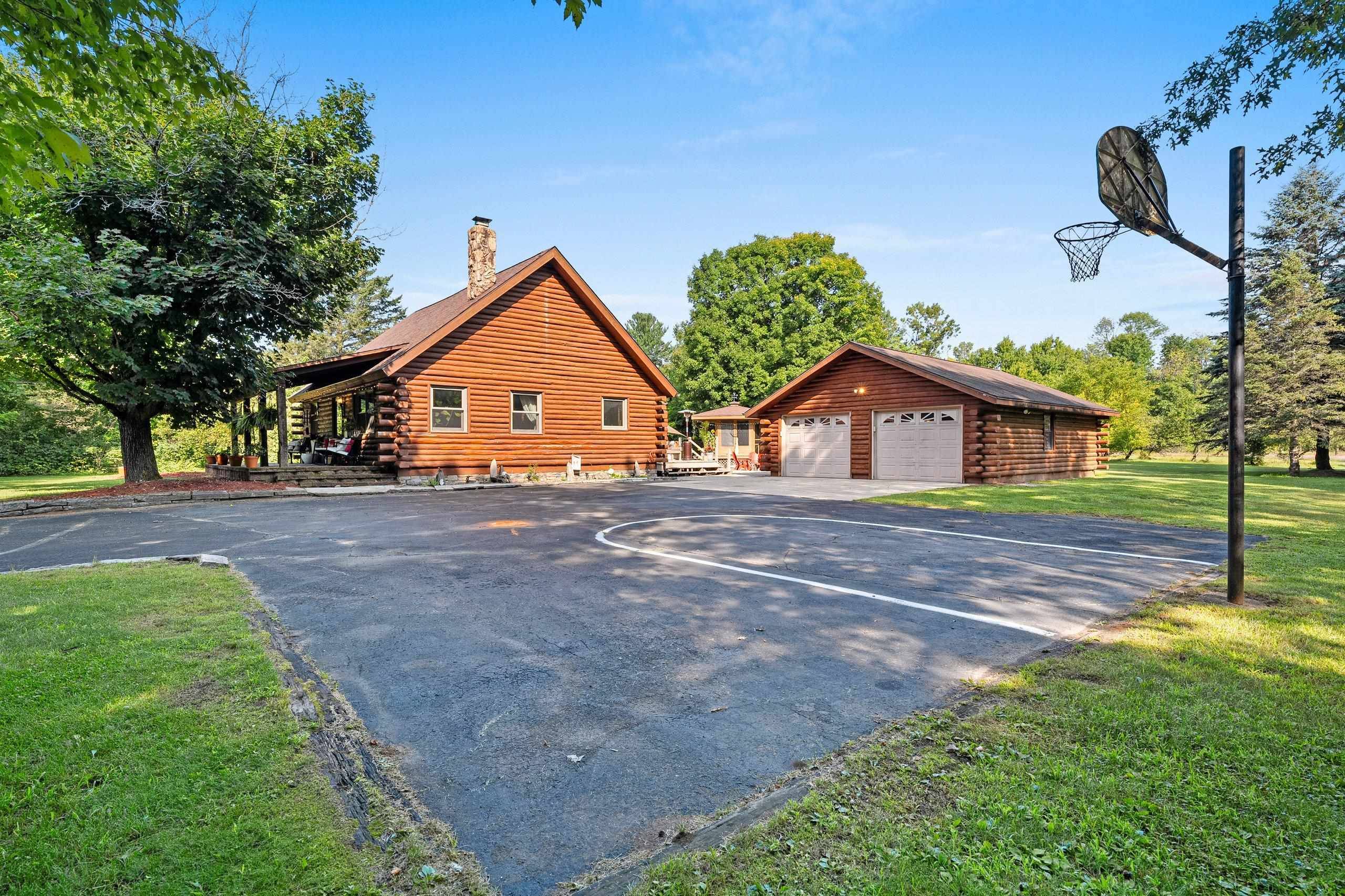 5026 ALLEN RD, Little Suamico, WI 54141