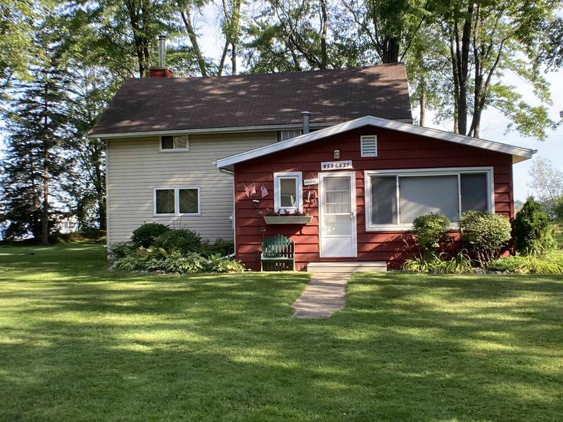 W4436 CRYSTAL DR, Cecil, WI 54111