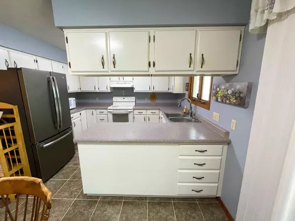 Rosendale, WI 54974,302 WOODSIDE ST