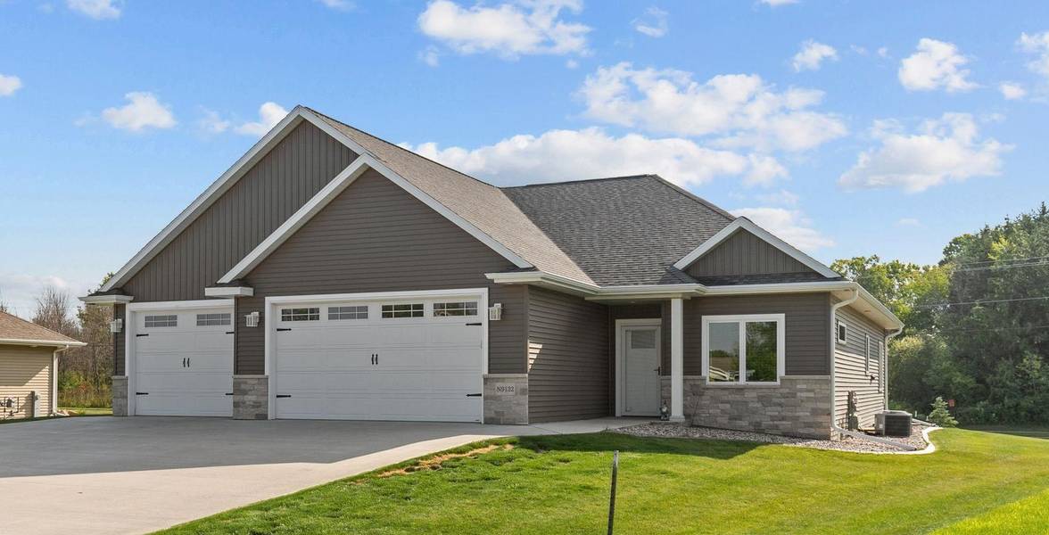 N9132 BRENDA DR, Appleton, WI 54915