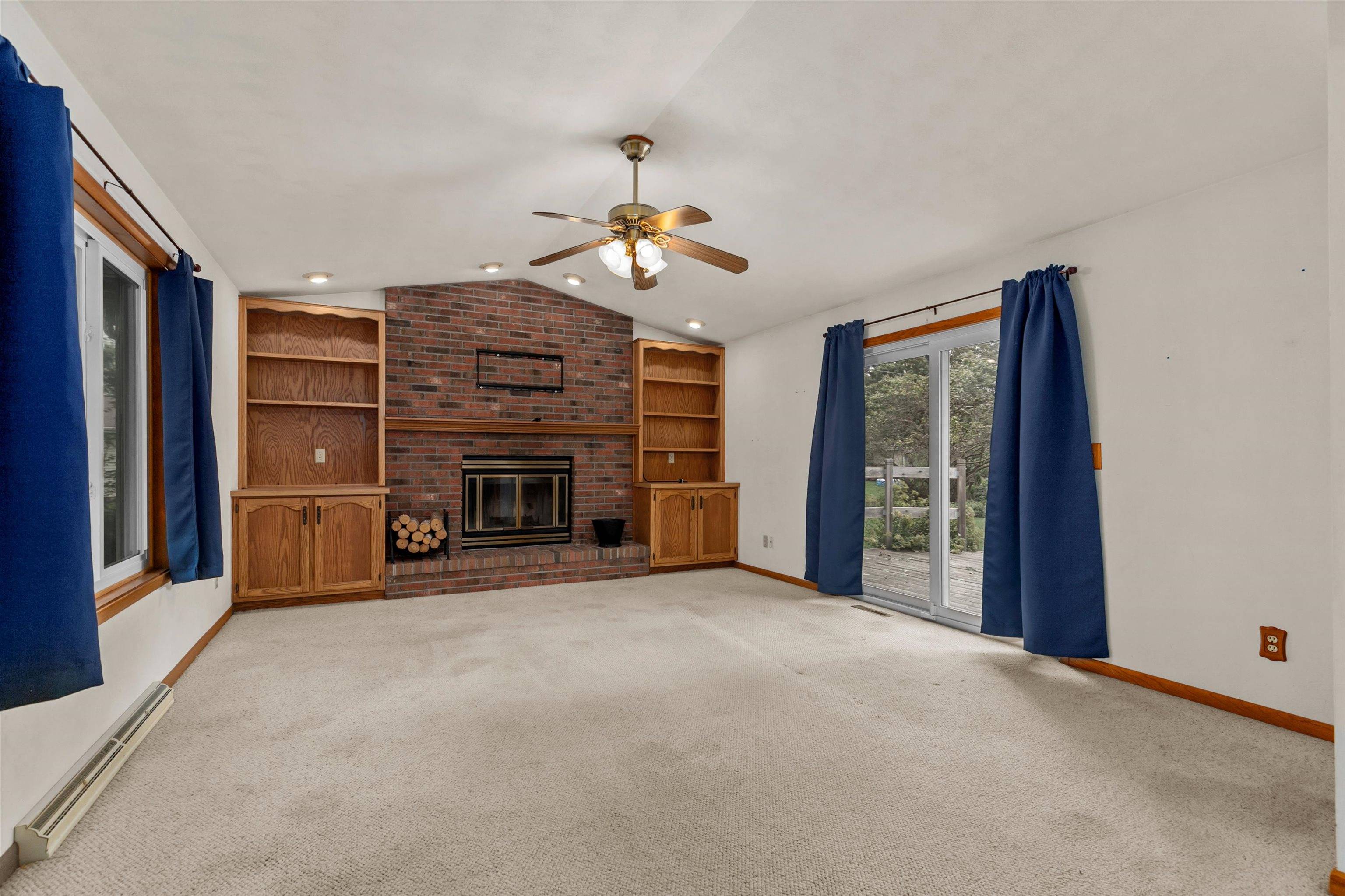 Appleton, WI 54915,2208 W LARKSPUR DR