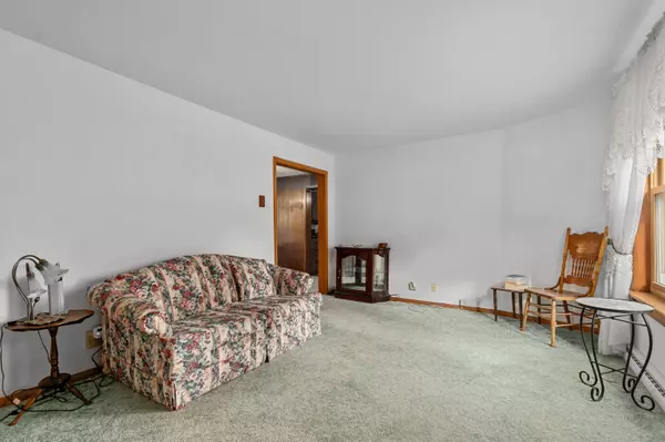 Kaukauna, WI 54130,1027 DESNOYER ST