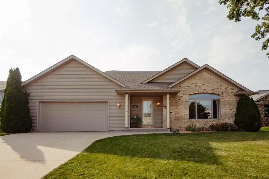 805 CHIEF KEWASKUM PL, Kewaskum, WI 53040