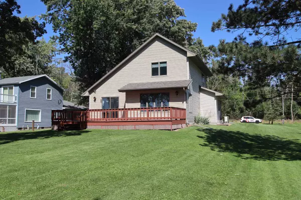 4571 PLUMMERS POINT RD, Oshkosh, WI 54904-7001