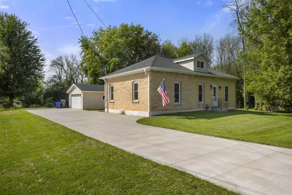 602 N 9TH ST, Winneconne, WI 54986-0000