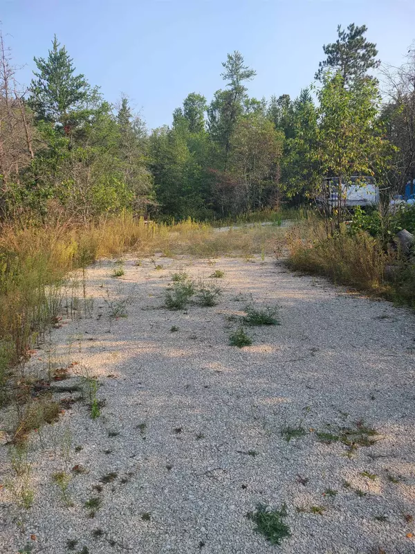 W12825 VALARY LN, Athelstane, WI 54104