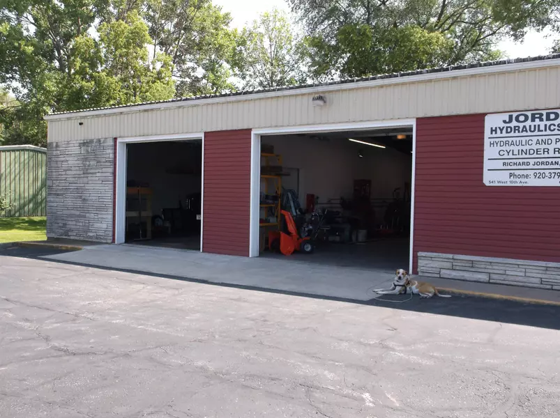 541 W 10TH AVE, Oshkosh, WI 54902-6407