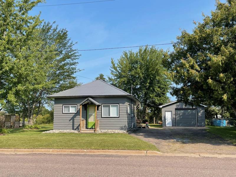 608 W RIVERSIDE AVE, Merrill, WI 54452