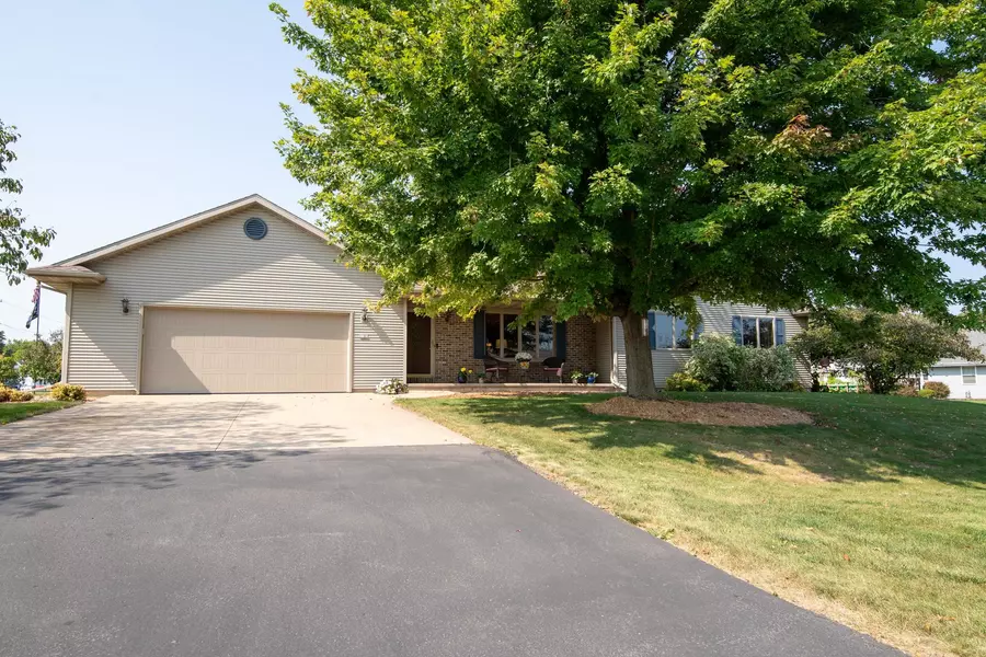 1205 WILLOW SPRINGS RD, Oshkosh, WI 54904