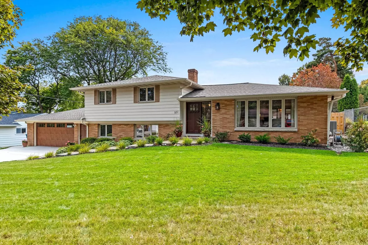 Ashwaubenon, WI 54304,951 LA CROIX AVE
