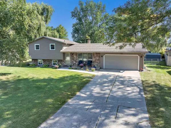 1862 BALTIC CIR, Green Bay, WI 54311-6358