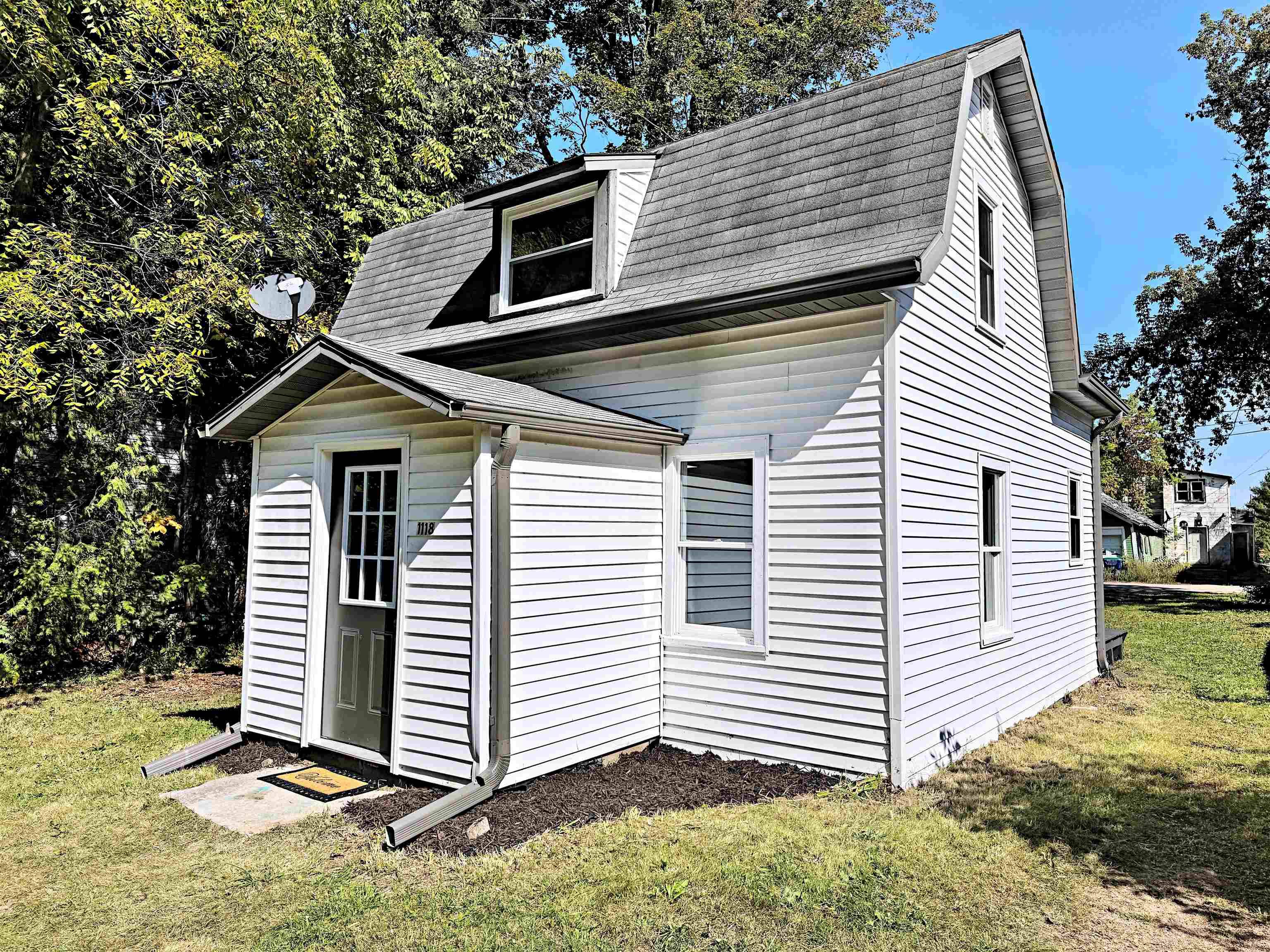 1118 BARTELT ST, Gresham, WI 54128