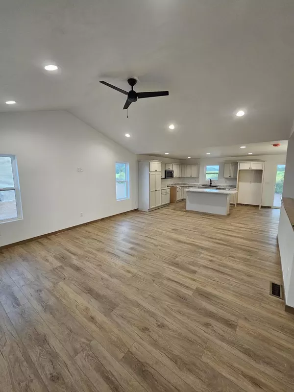 Kaukauna, WI 54130,2135 WHITE DOVE LN