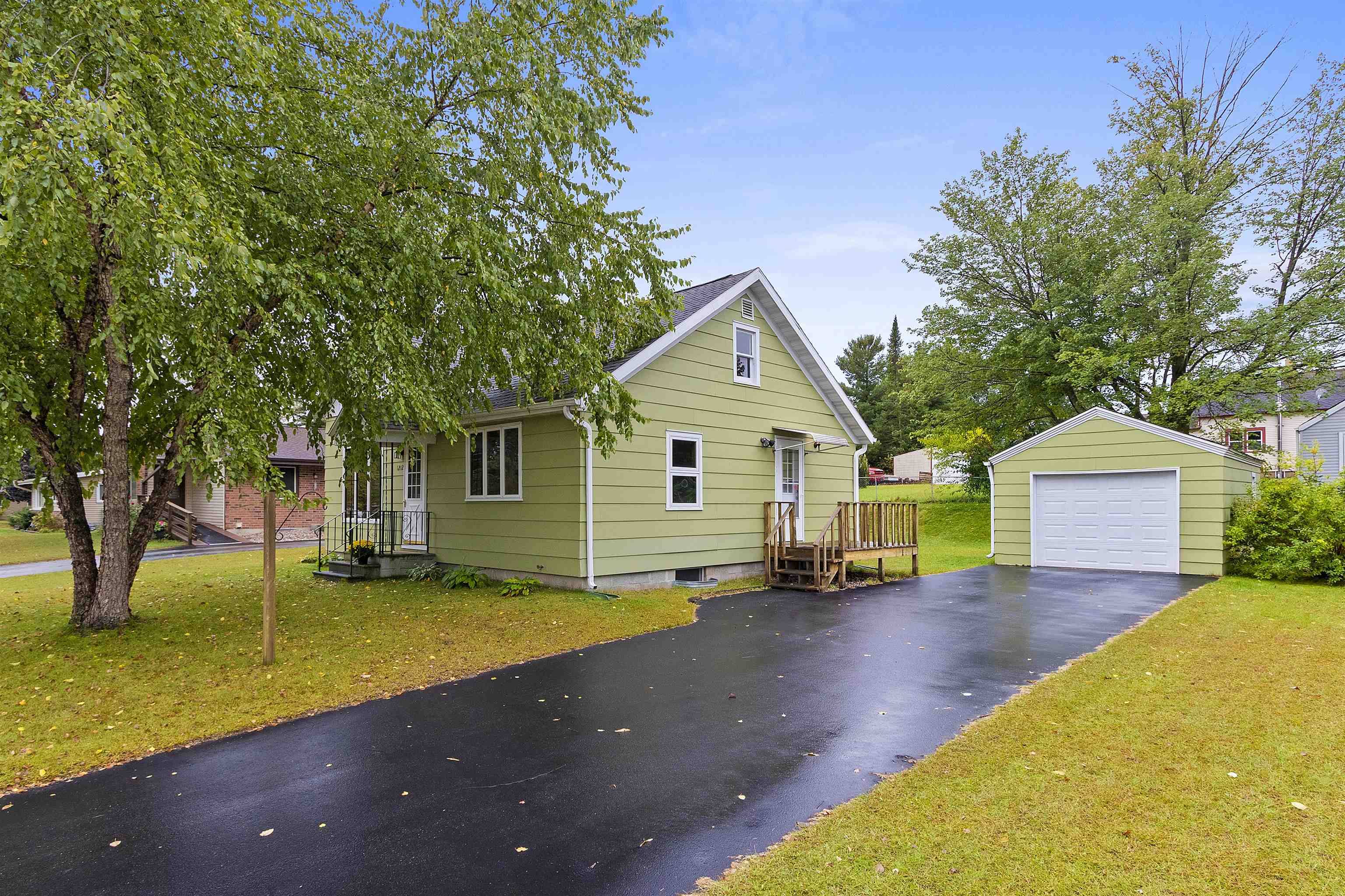 Shawano, WI 54166,1212 E ELIZABETH ST