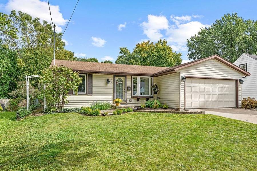 1616 S JACKSON ST, Appleton, WI 54915