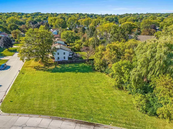 Green Bay, WI 54301,723 MERLIN DR
