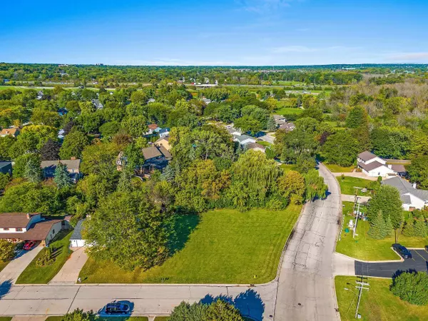 Green Bay, WI 54301,723 MERLIN DR