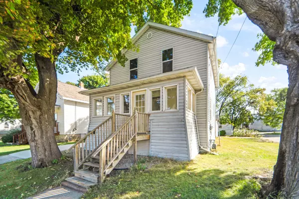 Oshkosh, WI 54901,58 BROAD ST