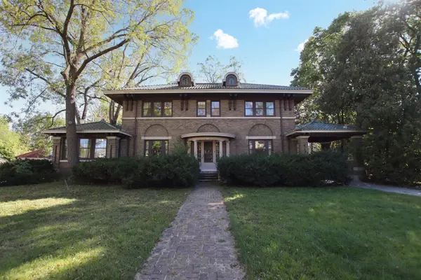 1203 WASHINGTON AVE, Oshkosh, WI 54901