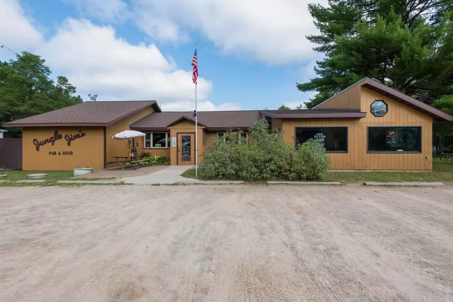 W13440 JUNGLE JIMS LN, Silver Cliff, WI 54104