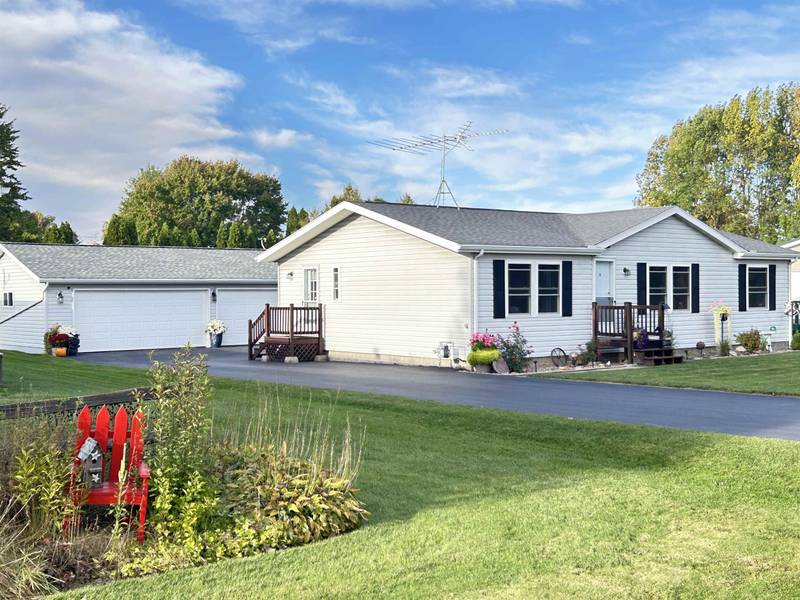 W4350 TOMAHAWK LN, Cecil, WI 54111-9464