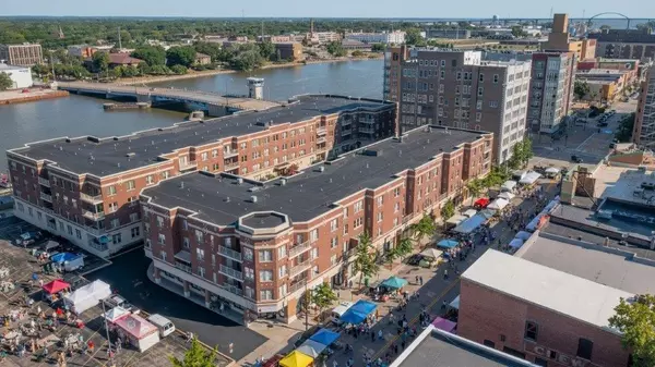 118 S WASHINGTON ST #227A, Green Bay, WI 54301