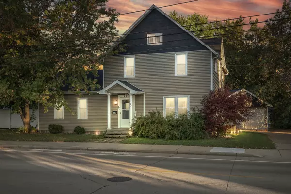 357 AHNAIP ST, Menasha, WI 54952-3308