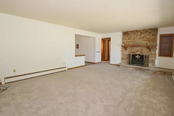 Oshkosh, WI 54904,1489 LAKE BREEZE RD