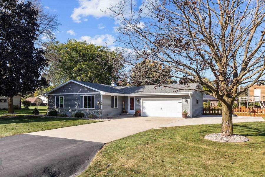 W6176 PILGRIM ST, Appleton, WI 54914