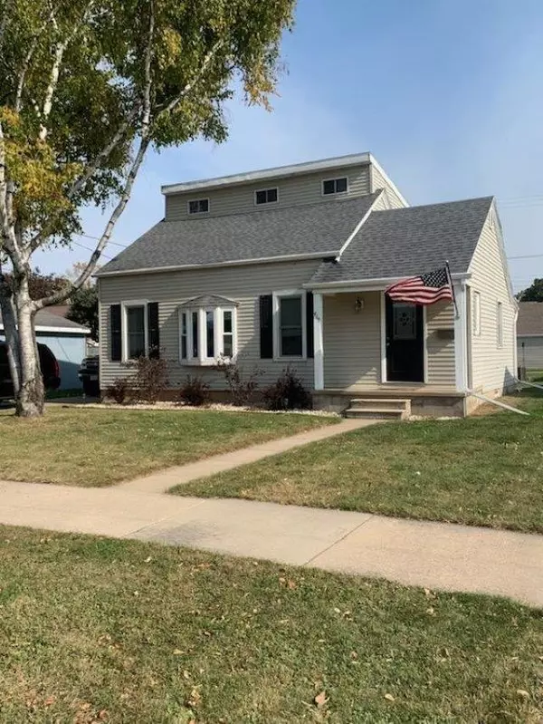 415 S ELM ST,  Kimberly,  WI 54136