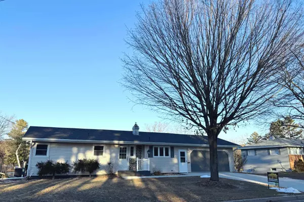 122 ROHRER ST, Clintonville, WI 54929-1428