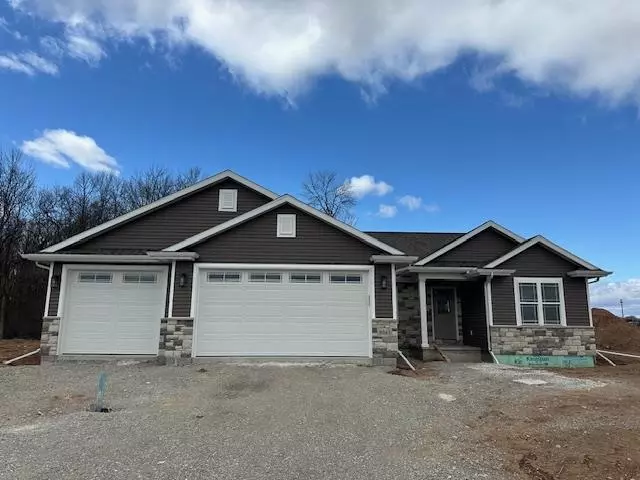 8341 ST NORBERT DR, Neenah, WI 54956