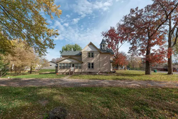 Scandinavia, WI 54977,325 LAKE ST