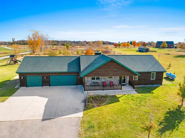 Oshkosh, WI 54902-8809,168 OLD OREGON ST