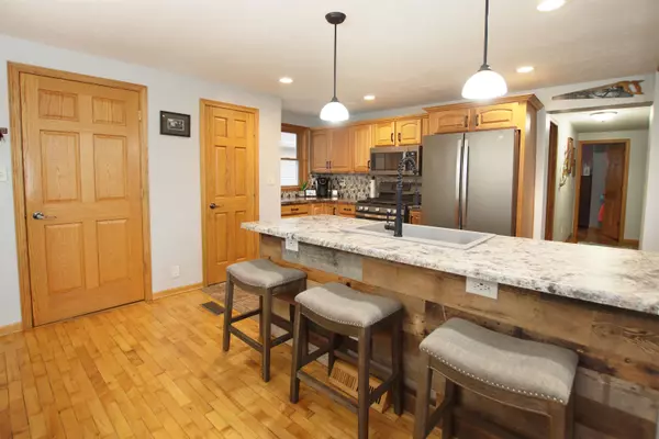 Rosendale, WI 54974-9643,201 LAFAYETTE ST