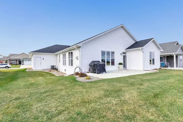 Hobart, WI 54155-5500,4864 WYLD BERRY WAY