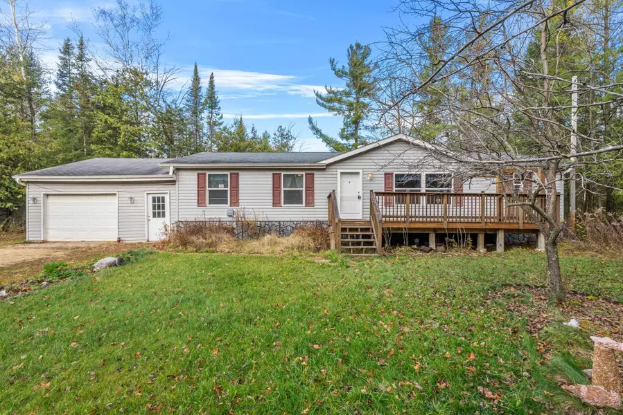 5035 FLATROCK HEIGHTS LN, Cecil, WI 54111-9630