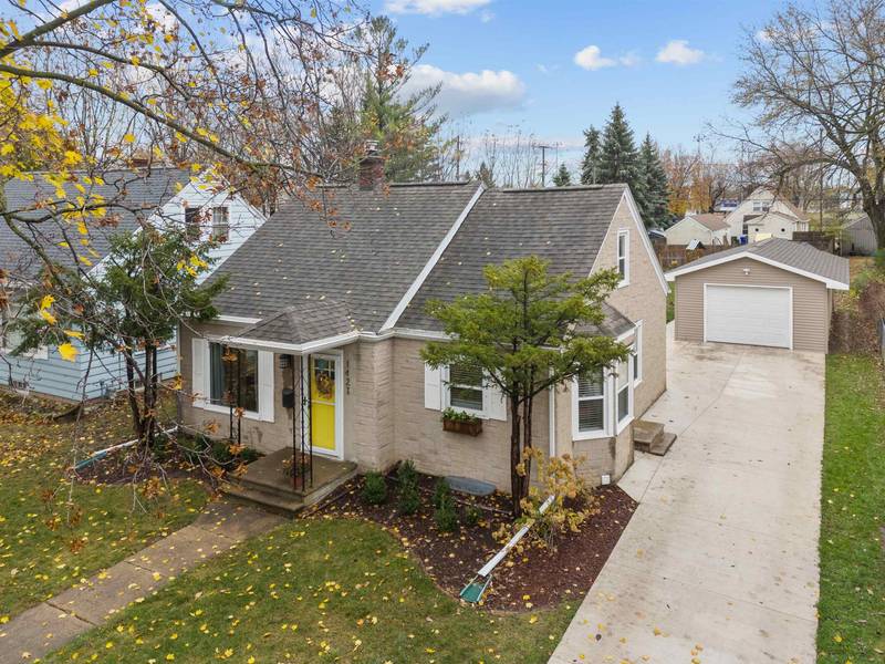 1421 W 8TH ST, Appleton, WI 54914