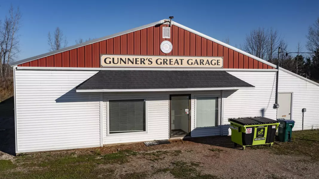 E6110 FUHS RD, Manawa, WI 54949