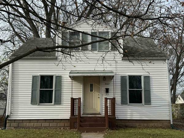 307 S LAKE ST, Neenah, WI 54956-2322