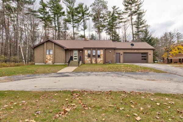 1025 UNIVERSITY DR, Marinette, WI 54143