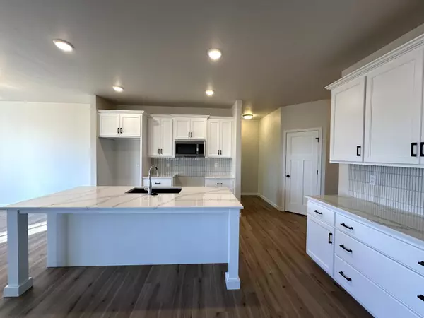 De Pere, WI 54115,1438 CROSSROADS DR