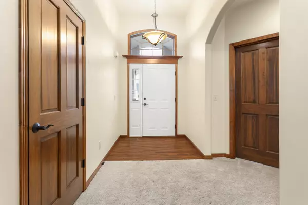Neenah, WI 54956-5077,104 REGENT PL