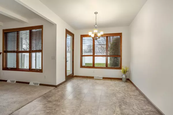 Neenah, WI 54956-5077,104 REGENT PL