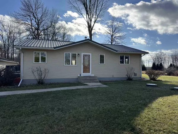 W5681 LINDSTEN RD,  Shiocton,  WI 54170