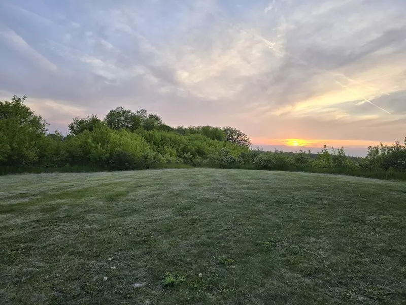 6407 BANVILLE RD, Oshkosh, WI 54904