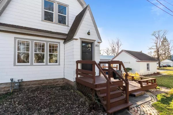 Oshkosh, WI 54901,801 RANDALL PL