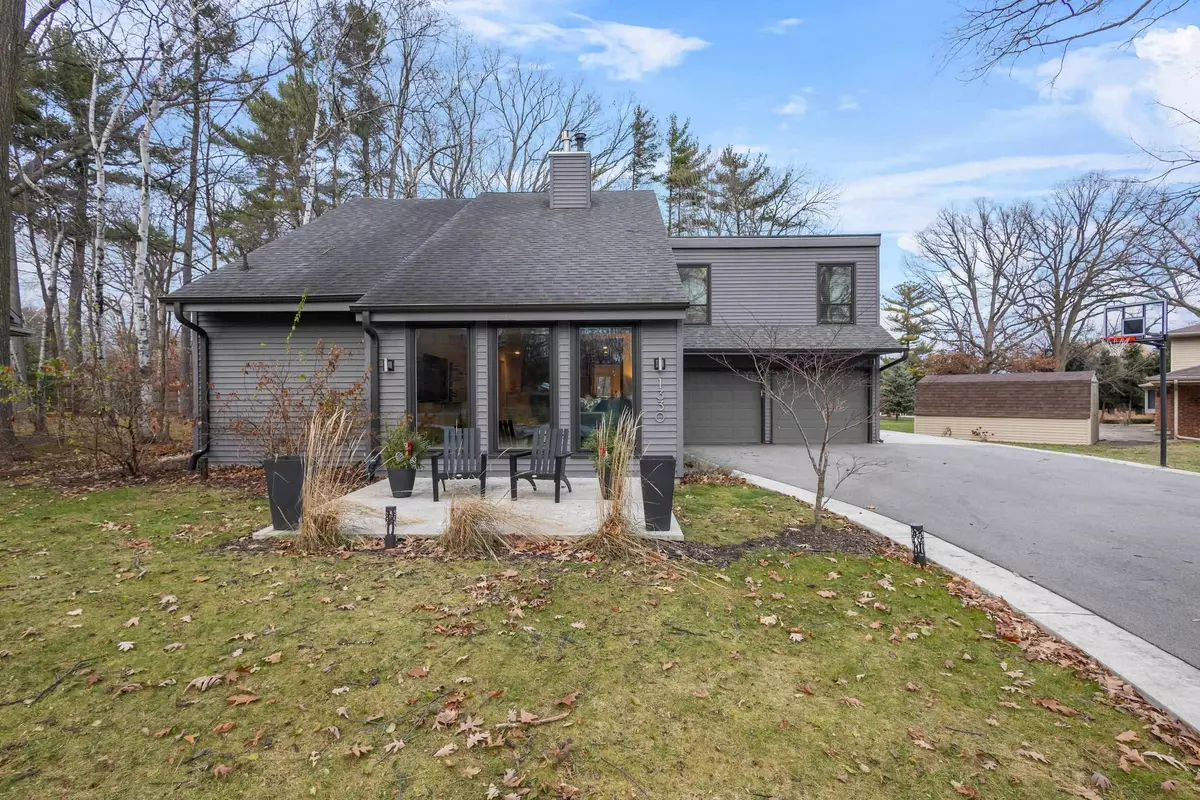 Green Bay, WI 54130,1330 KEN DR