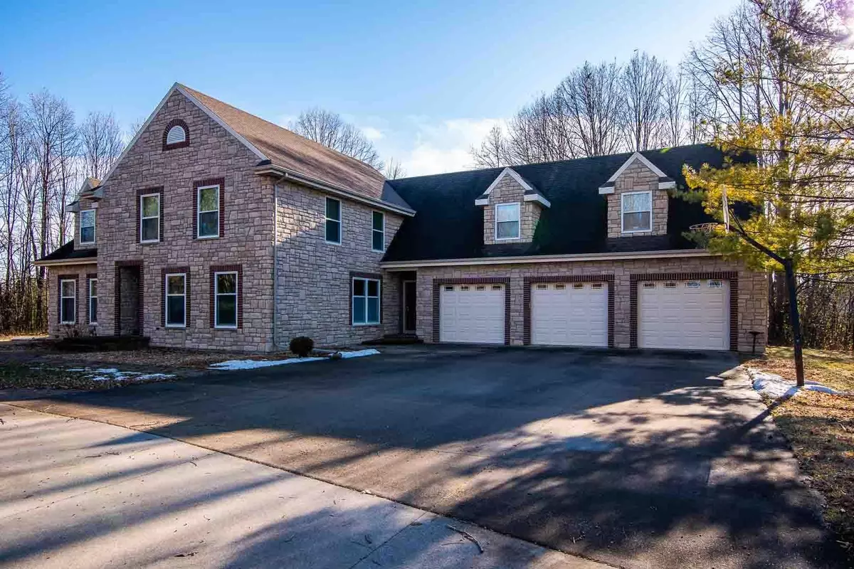 Menasha, WI 54952,2051 MANITOWOC RD