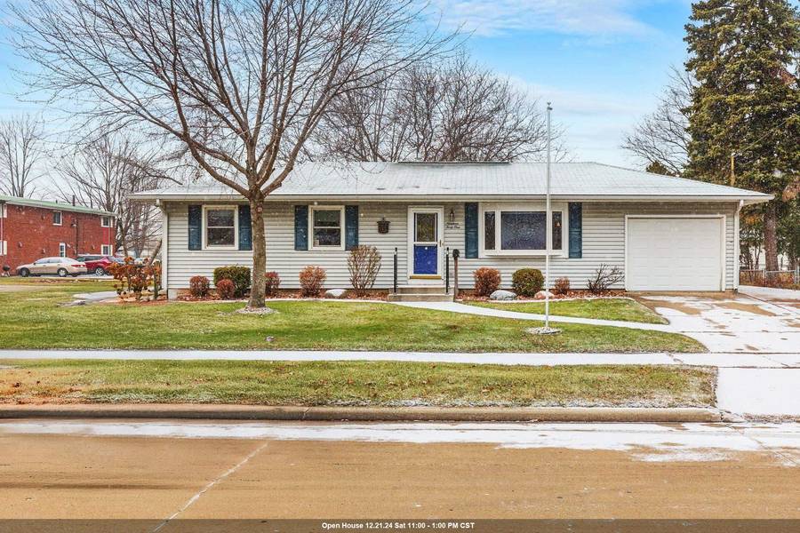 1941 FABRY ST, Oshkosh, WI 54902